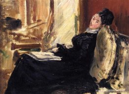 Mujer joven con un libro. Mujer joven con un libro.