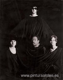 Cuatro con vestido Cuatro con vestido