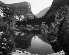 Lago Espejo, Mañana, Parque Nacional Yosemite Lago Espejo, Mañana, Parque Nacional Yosemite