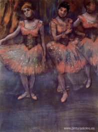 Tres bailarines antes del ejercicio