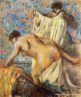 Mujer saliendo de su baño