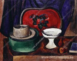 Bodegón. Bandeja y caja de cartón verde. Bodegón. Bandeja y caja de cartón verde.