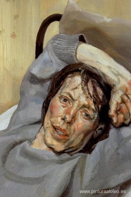 Mujer con un suéter gris Mujer con un suéter gris