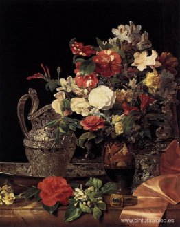 Ramo en el cráter de una campana en el ático Ramo en el cráter de una campana en el ático