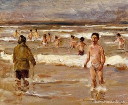 niños bañándose en el mar niños bañándose en el mar