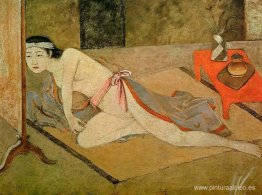 Chica japonesa junto a la mesa roja Chica japonesa junto a la mesa roja