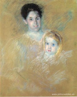 Madre sonriente con niño de cara sobria Madre sonriente con niño de cara sobria