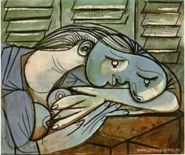 Durmiente cerca de las contraventanas Durmiente cerca de las contraventanas