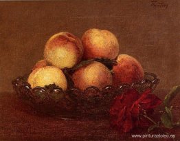 Naturaleza muerta Pesca en un vaso de vidrio de color rosa oscur Naturaleza muerta Pesca en un vaso de vidrio de color rosa oscur