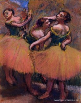 Tres bailarinas, blusas verdes. Tres bailarinas, blusas verdes.