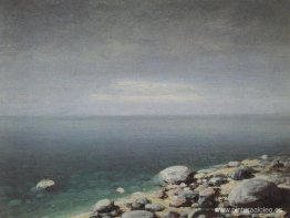 El agua límpida. Día sombrío. Crimea El agua límpida. Día sombrío. Crimea