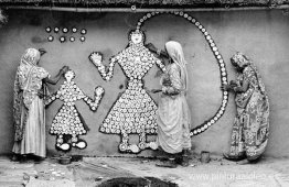 Mujeres haciendo una imagen de Samha Devi, Haryana Mujeres haciendo una imagen de Samha Devi, Haryana