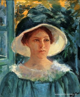 Mujer joven en verde al aire libre bajo el sol Mujer joven en verde al aire libre bajo el sol