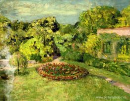 Macizo cerca de la casa Macizo cerca de la casa