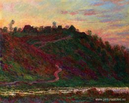 El pueblo de La Roche-Blond, puesta de sol El pueblo de La Roche-Blond, puesta de sol