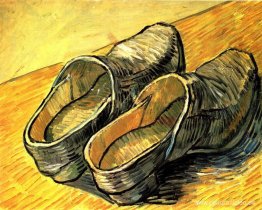 Un par de zuecos de cuero Un par de zuecos de cuero
