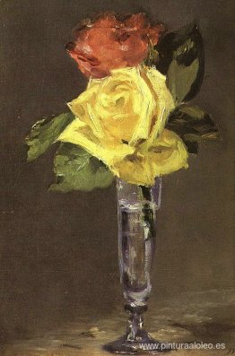 Rosas en una copa de champán. Rosas en una copa de champán.