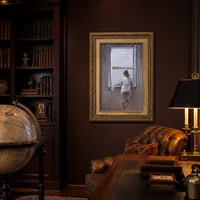 figura en una ventana — Casa de coleccionista
