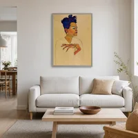 Autorretrato con las manos en el pecho — Casa escandinava