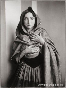 Anaïs Nin envuelta en un chal Anaïs Nin envuelta en un chal