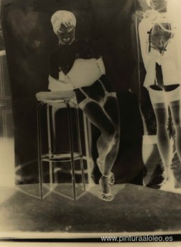 Autorretrato en el taburete n°2 en tiraje negativo Autorretrato en el taburete n°2 en tiraje negativo