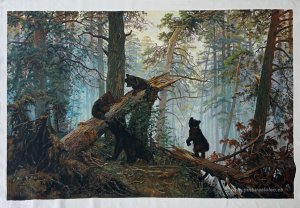 Mañana en un bosque de pinos 